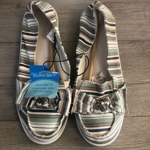 Women’s canvas slip on shoes